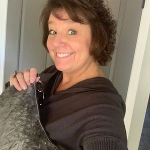 Meet your Posher, Joanie